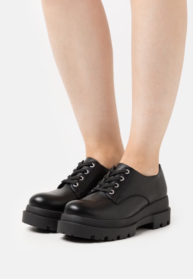 Gabor Noir Vintage | Exclusif Leona - Talons à Lacets